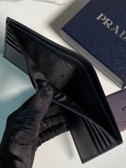 Кошелёк Prada