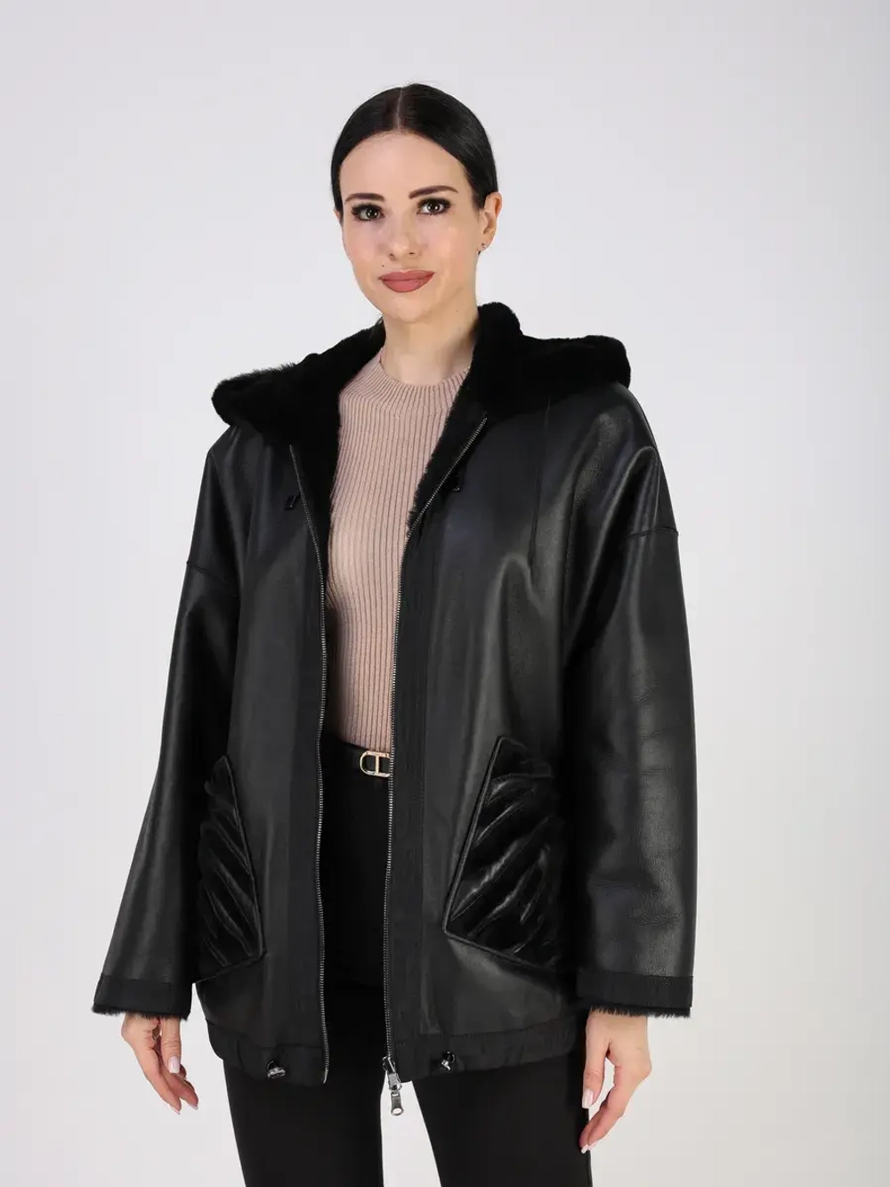 Дубленка зимняя натуральная с капюшоном шуба