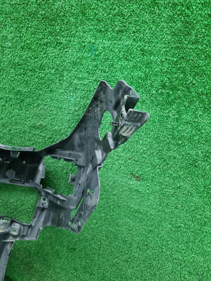 Кронштейн переднего бампера BMW X5 G05 (18-23)