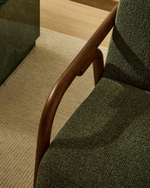 Кресло Sylo из темно-зеленого шенилла и ясеня с отделкой цвета орех