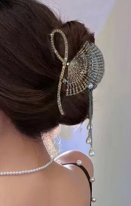 Заколка -краб  для волос "Веер" инкрустированный стразами. Металл Усиленная. Цвет серебро