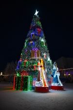 елка + дизайнерское оформление 3д подарки