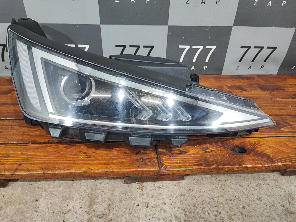 Фара правая галоген Hyundai Elantra 6 (AD) 18-20 Б/У Оригинал 92102F2500
