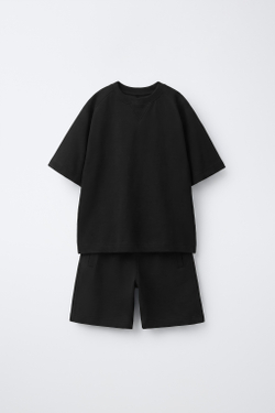 ZARA КОМПЛЕКТ ИЗ ФУТБОЛКИ И ШОРТОВ, ЧЕРНЫЙ