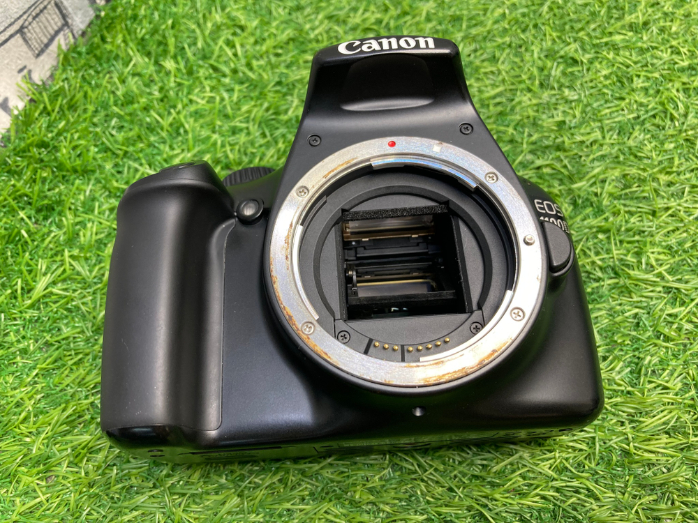 Canon 1100D Kit 18-55mm 3.5-5.6 IS II 8500 кадров