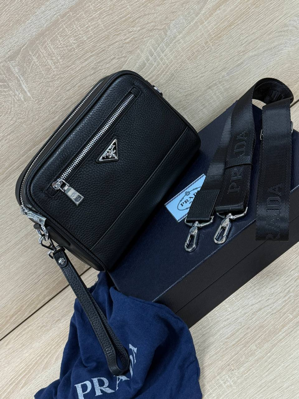 Сумка-мессенджер Prada