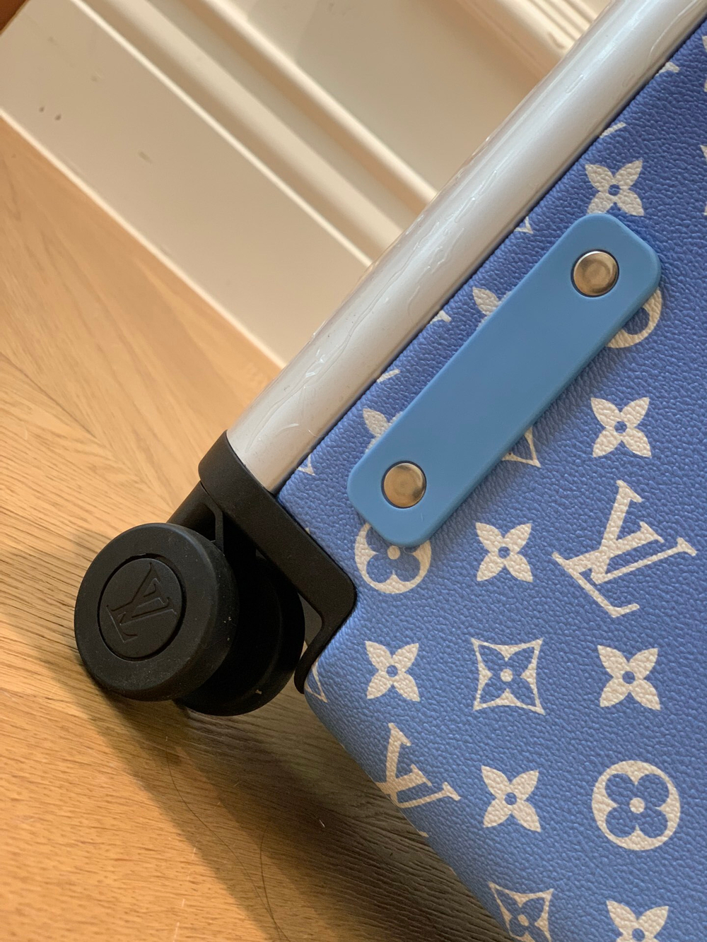 Louis Vuitton Horizon 55