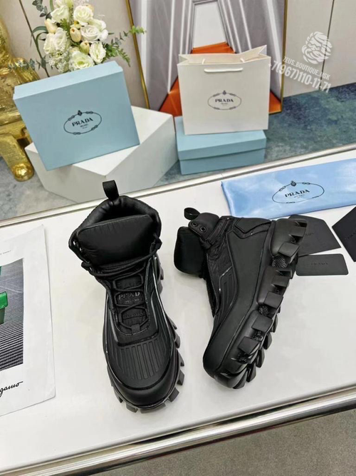 Кроссовки Prada