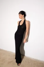 Трикотажное платье с открытой спиной