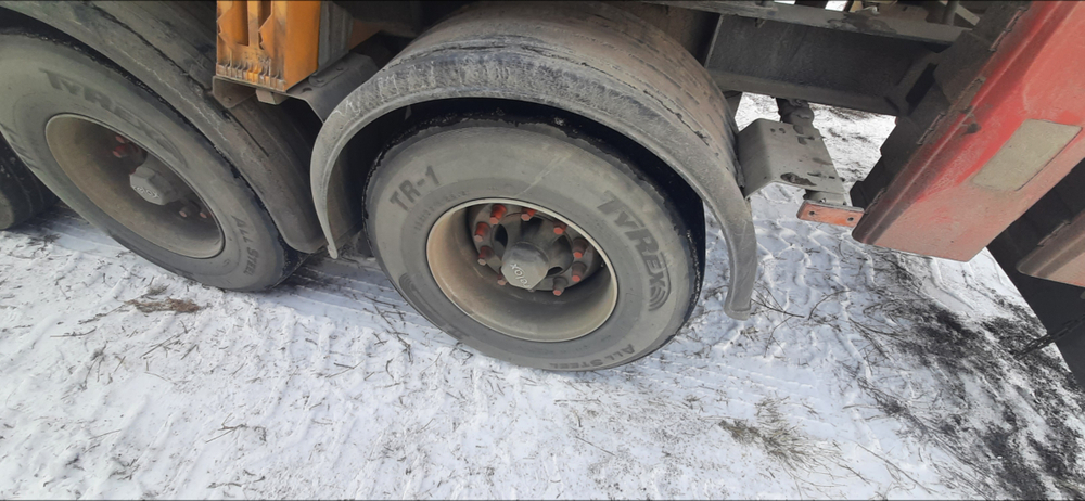 FoxTank 8777 Полуприцеп цистерна 877721 (светлые нефтепродукты)