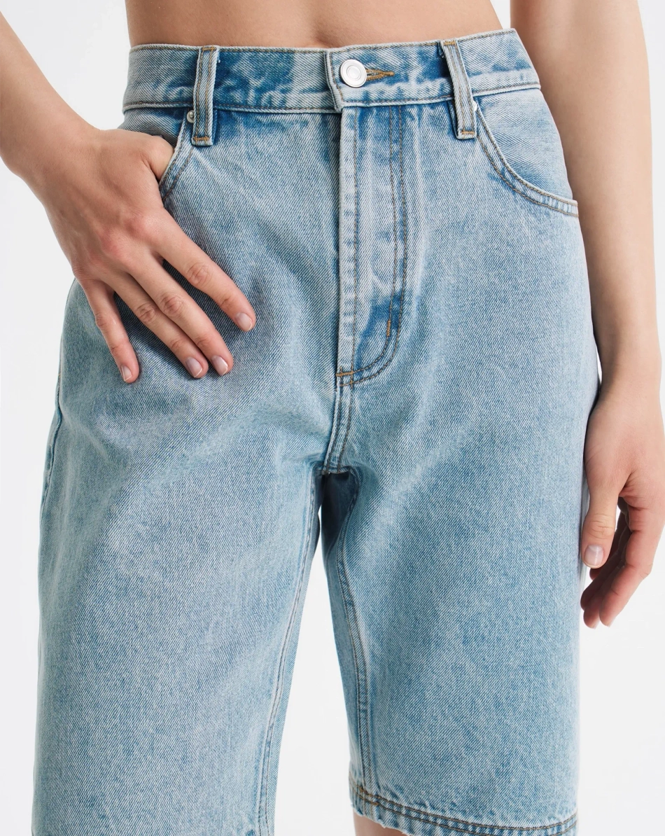 Джинсовые шорты