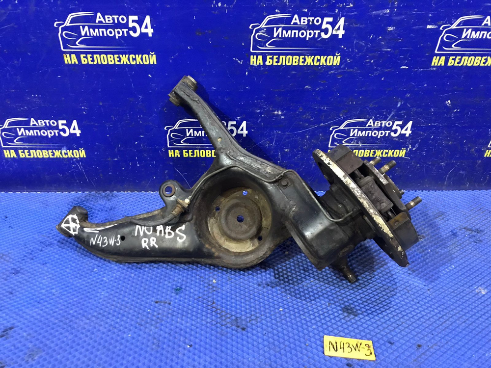 Ступица задняя правая MITSUBISHI CHARIOT 1994