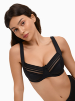 Бюстгальтер OIRO с чашками на спонже и на косточках Lily