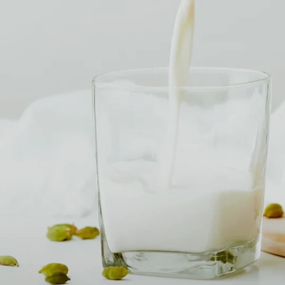 Молоко с кардамоном (Cardamom Milk)