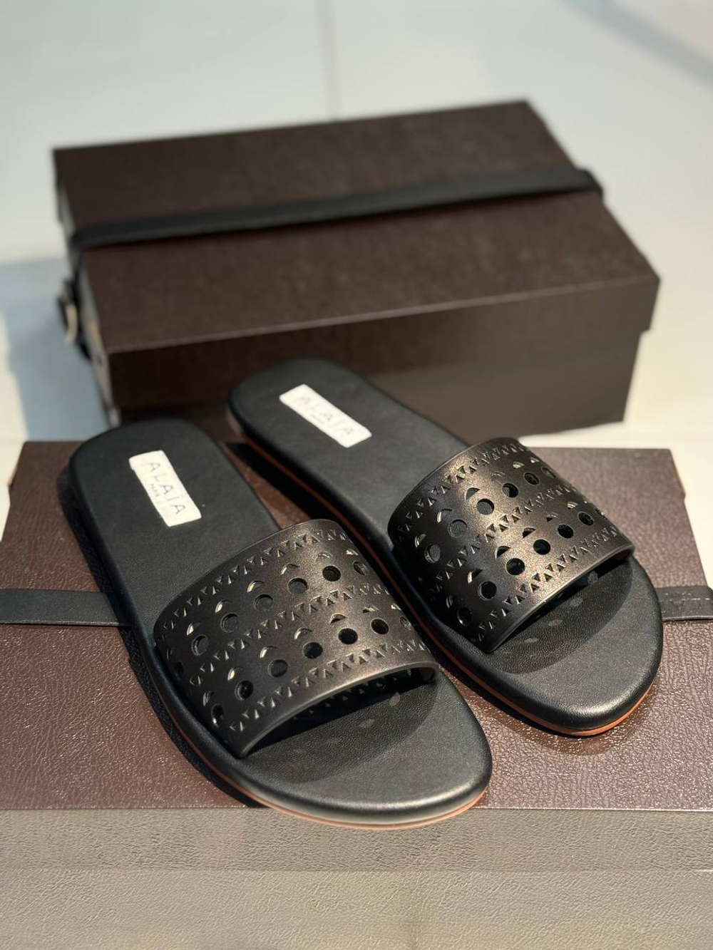 Шлепанцы Alaia
