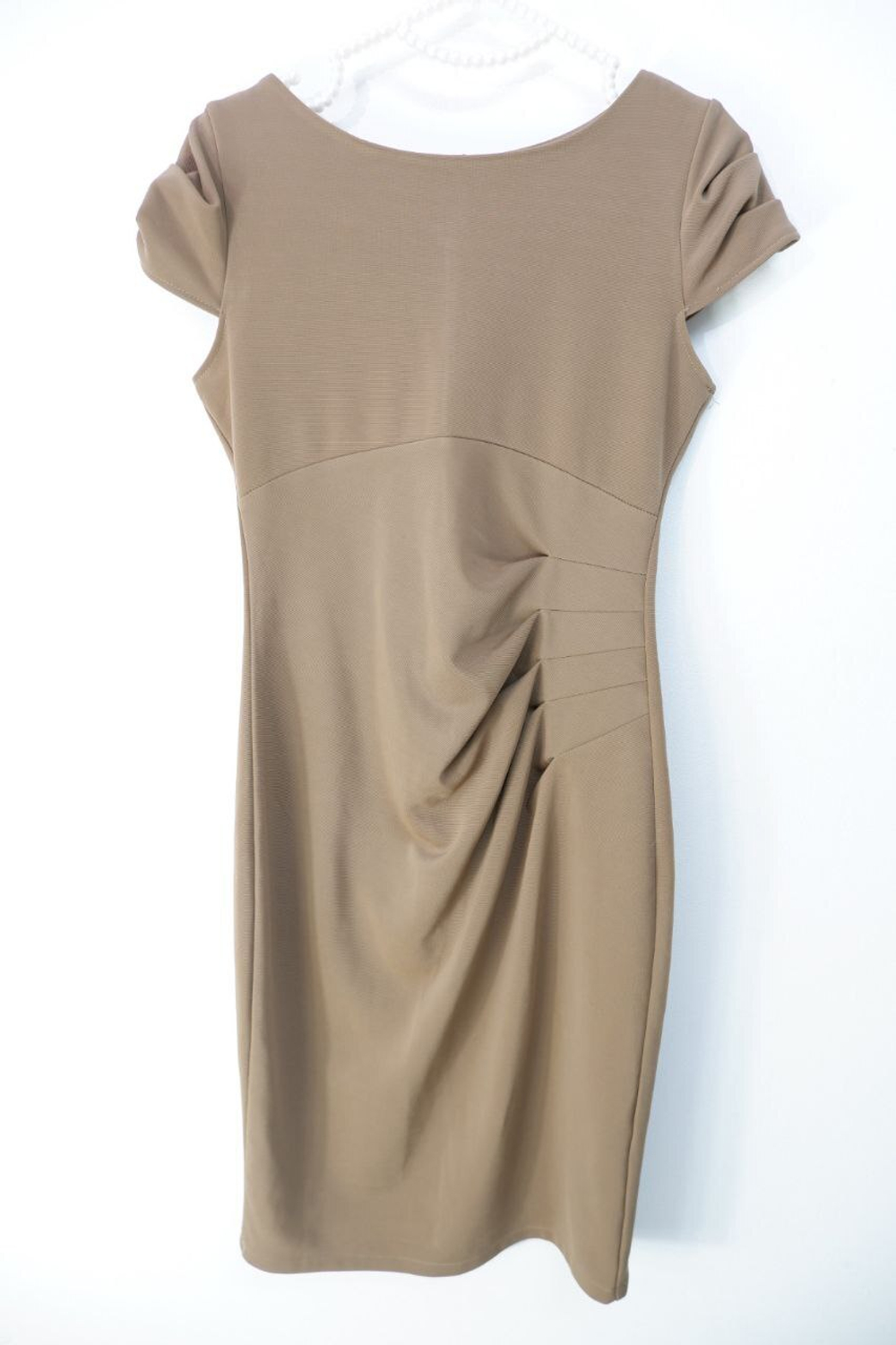 Платье однотонное 40 размер