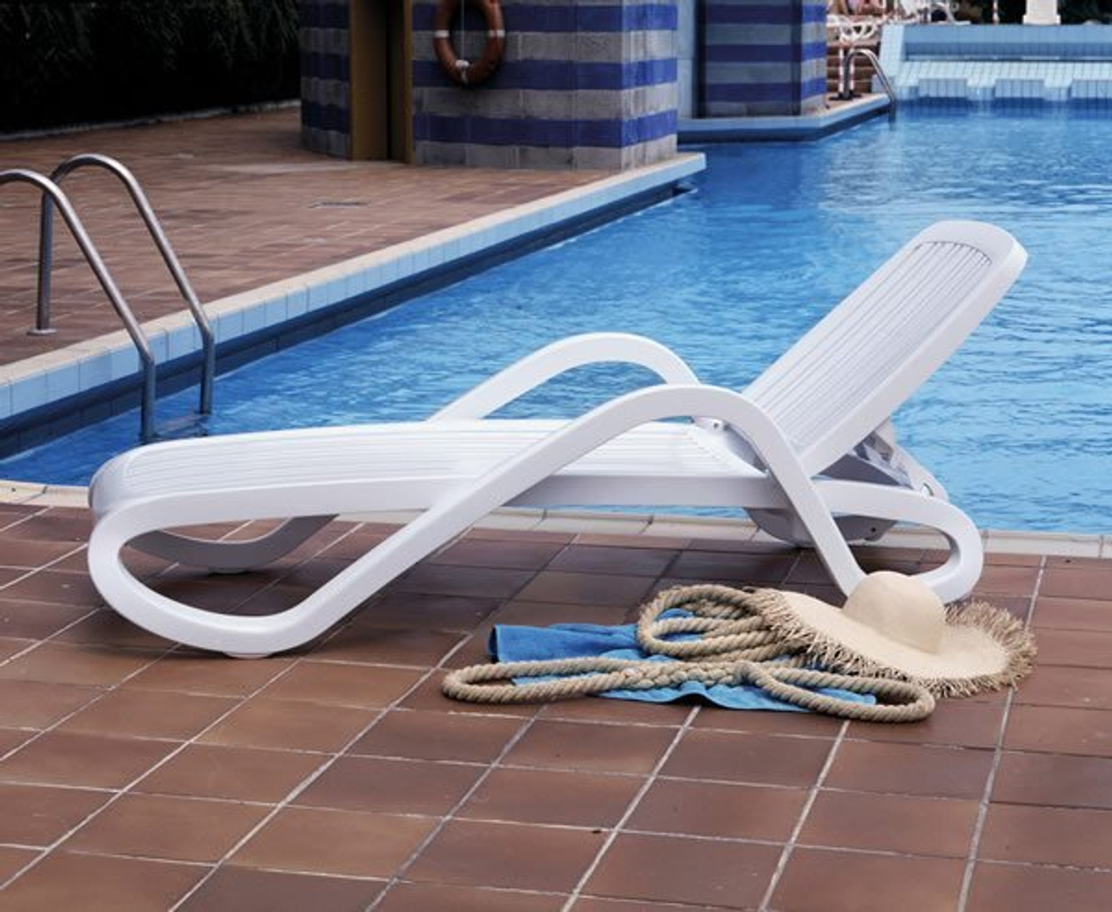 Шезлонг-лежак пластиковый Nardi Eden, белый