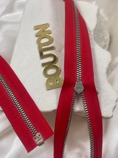 Молния металл Riri, неразъёмная, цвет 2407, красный