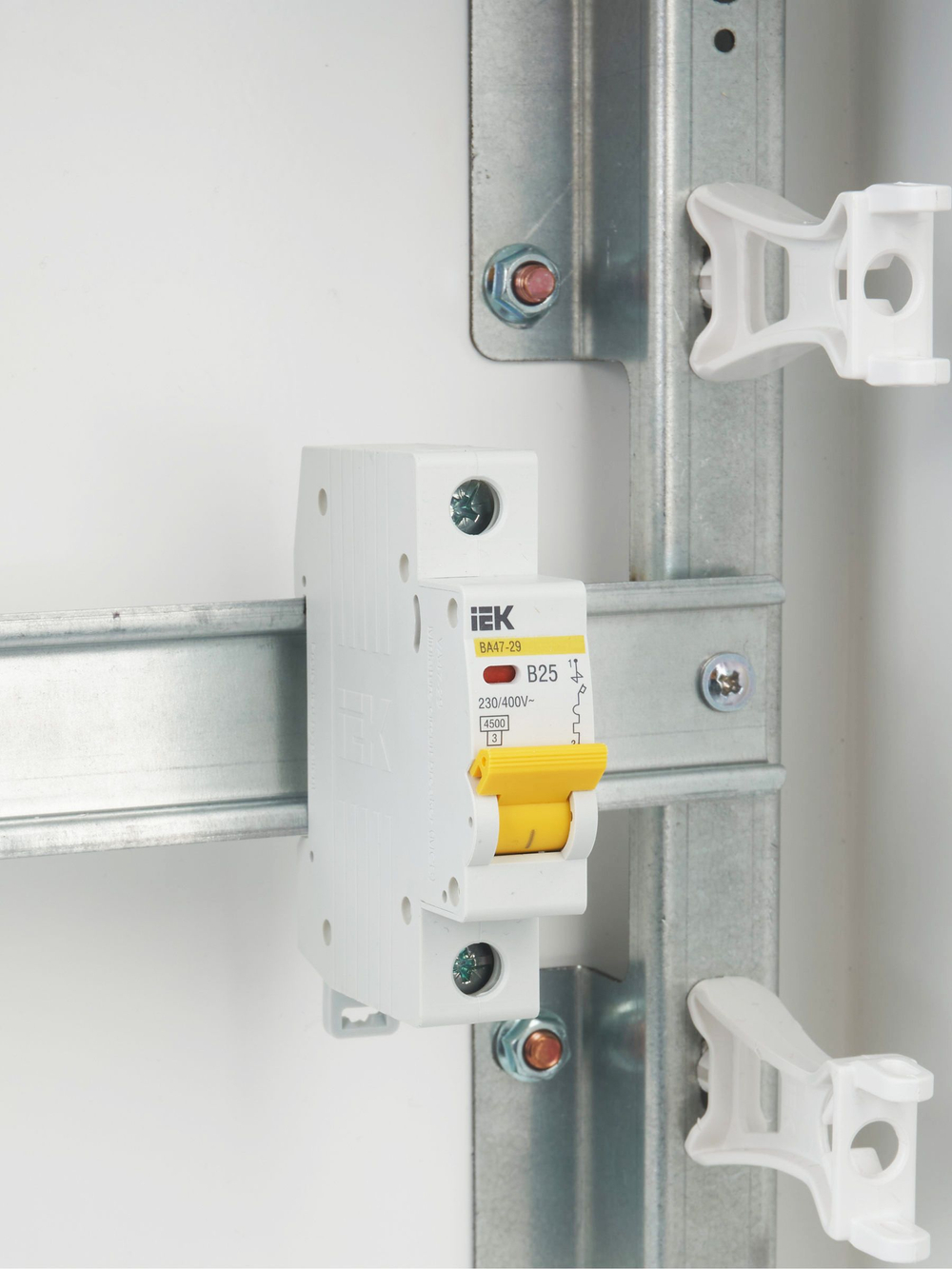 KARAT Автоматический выключатель ВА47-29 1P B 25А 4,5кА IEK