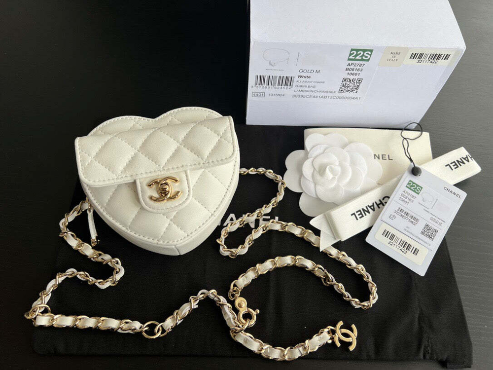 Chanel Heart Bag 11 cm