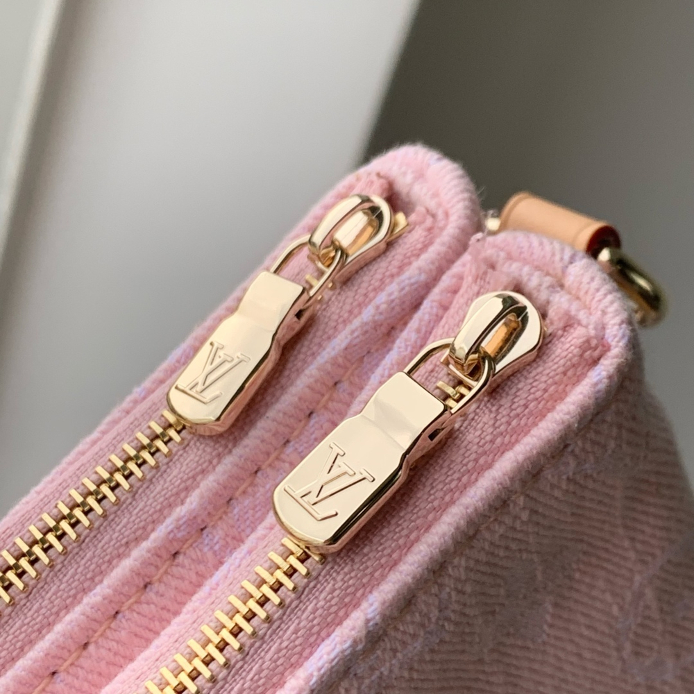 Louis Vuitton Liv Pochette