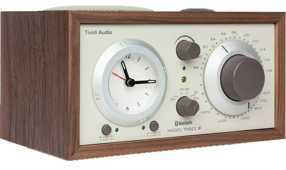 Радиоприемник с часами Tivoli Model Three BT Цвет: Бежевый/Орех [Classic Walnut]