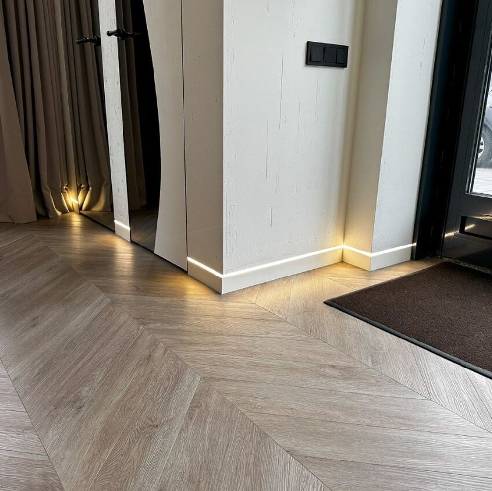 Плинтус скрытого монтажа Pro Design Combo 603 анодированный, 2700x14,5x98,6 мм