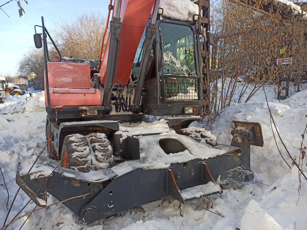 Beezone BX215* Экскаватор колесный BX215W (Дизельный, 7,2 л, 190 л.с., АТ)