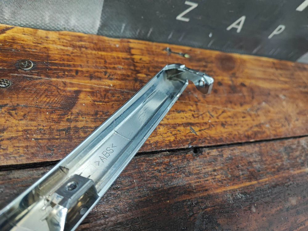 Молдинг переднего бампера Mitsubishi Outlander 3 15-нв Б/У Оригинал 6407A142