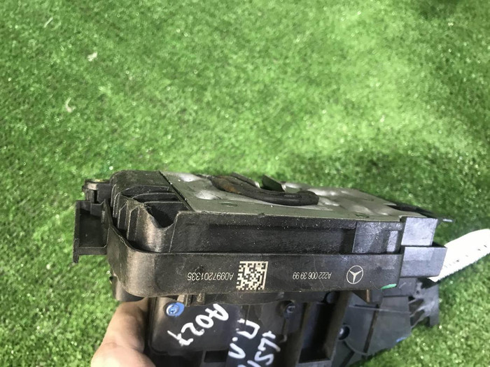 Замок двери передний левый Mercedes S W222 (13-20)