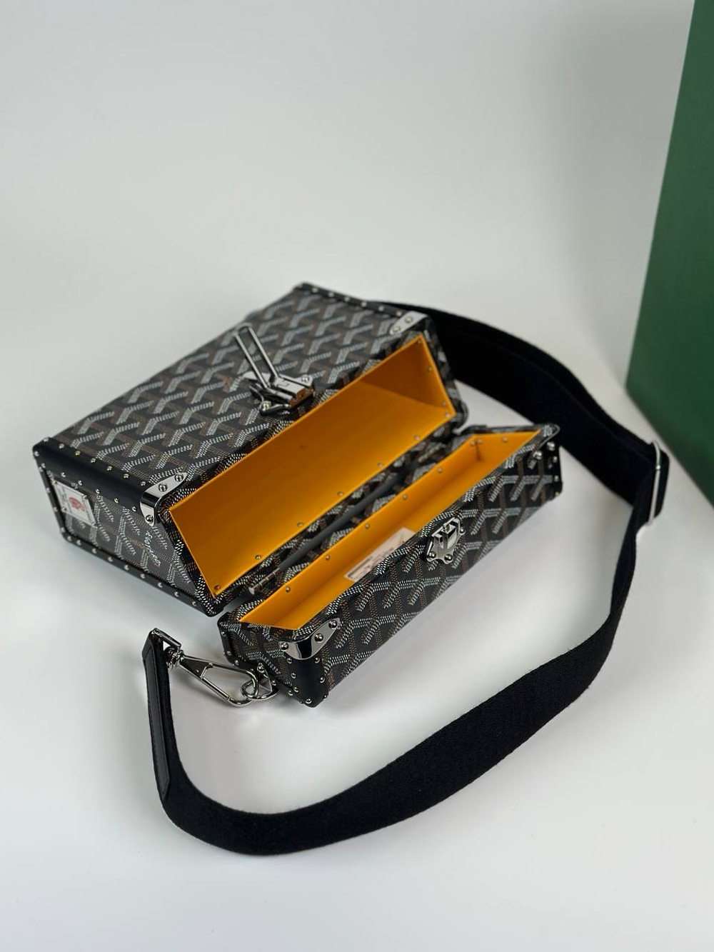Мессенджер сундук Goyard