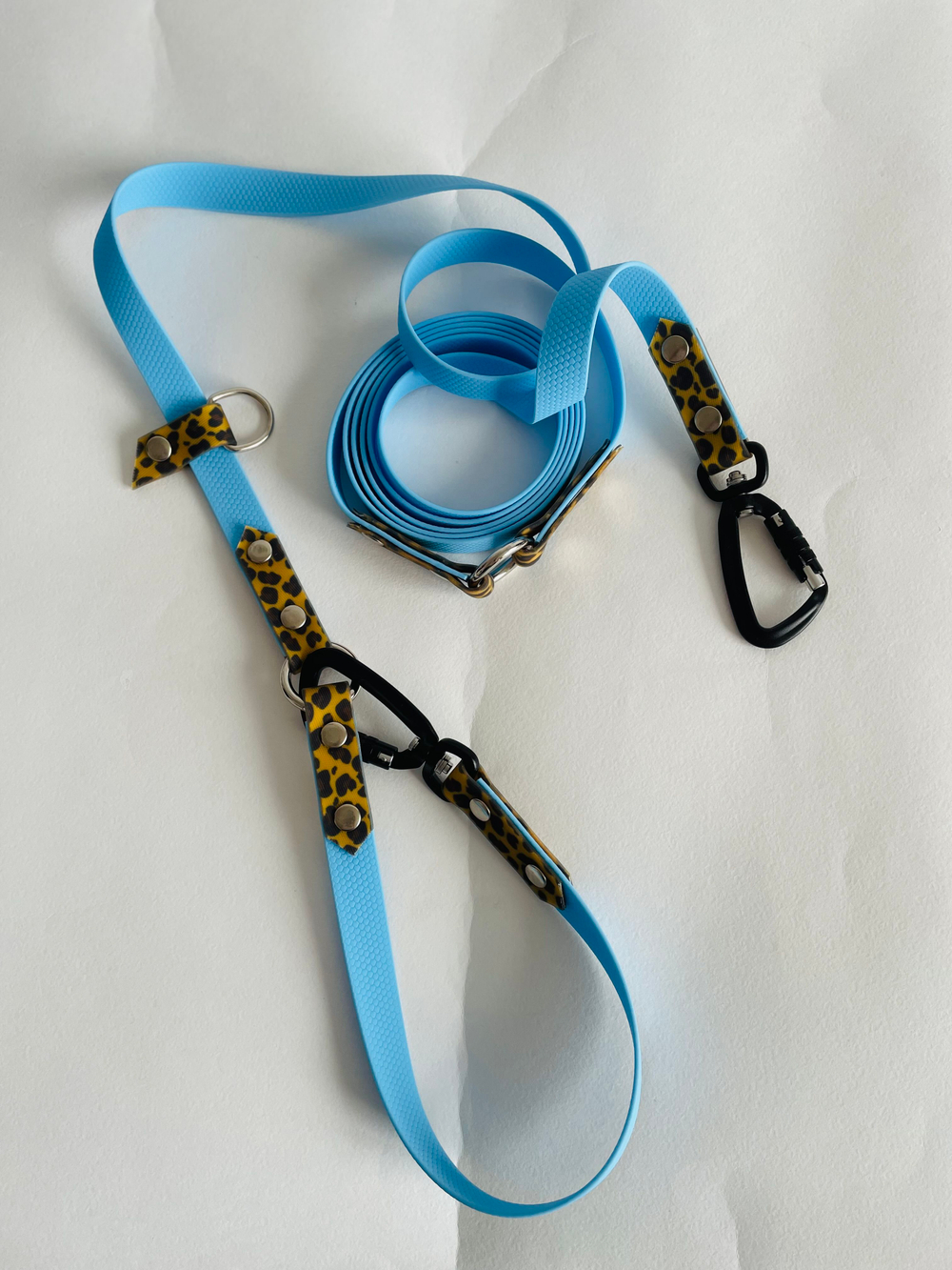 Перестежка поводок для собак из биотана , 20 мм,3 метра. Голубой и леопардовый