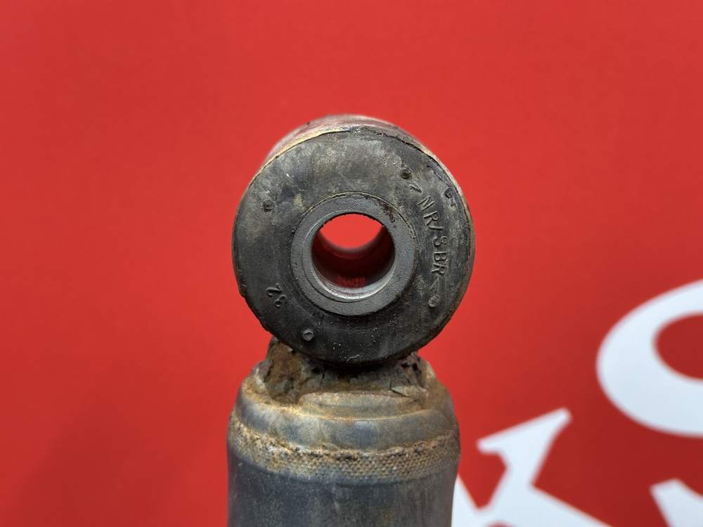 Амортизатор передний