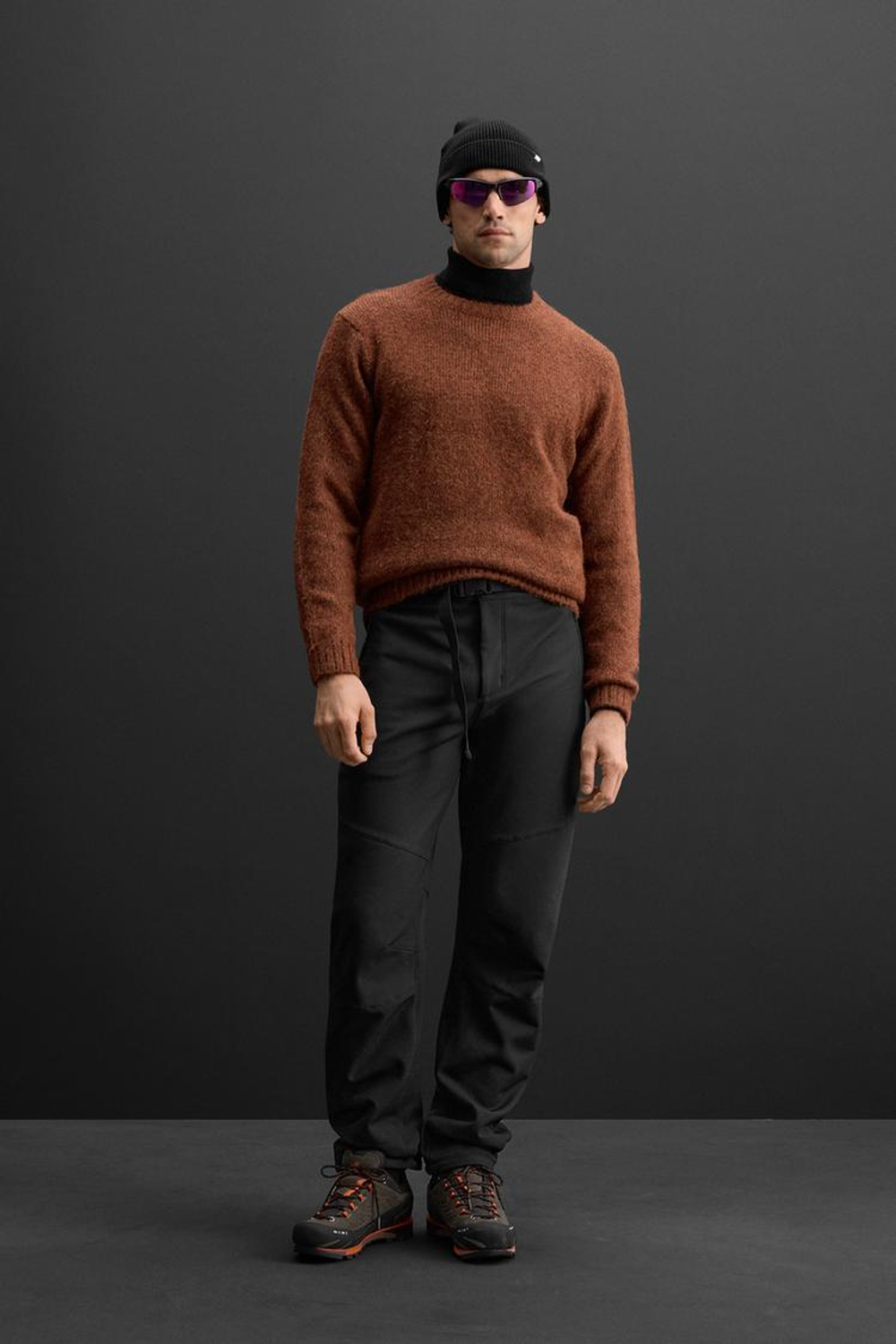 ZARA БРЮКИ ИЗ ВЫСОКОТЕХНОЛОГИЧНОЙ ТКАНИ С РЕМНЕМ, ЧЕРНЫЙ