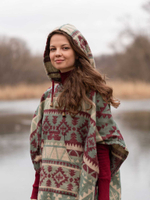 Пончо шерстяное с орнаментом