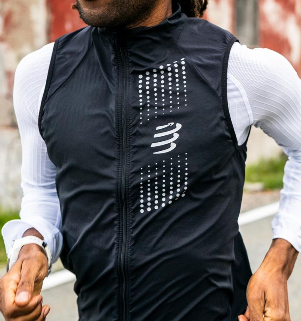 Мужская теннисная жилетка Compressport Hurricane Windproof Vest - черный