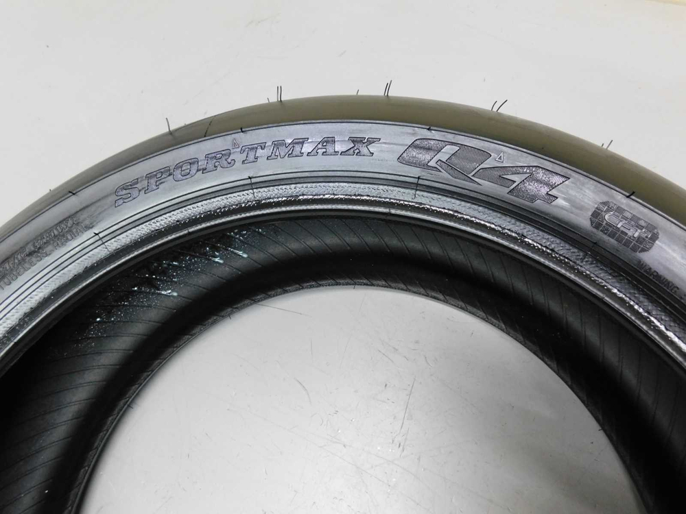 Шина 200/55-17 Sportmax Q4 78W Dunlop