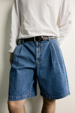 ZARA ДЖИНСОВЫЕ ШОРТЫ REGULAR FIT СО СКЛАДКАМИ, ВЫЦВЕТШИЙ СИНИЙ