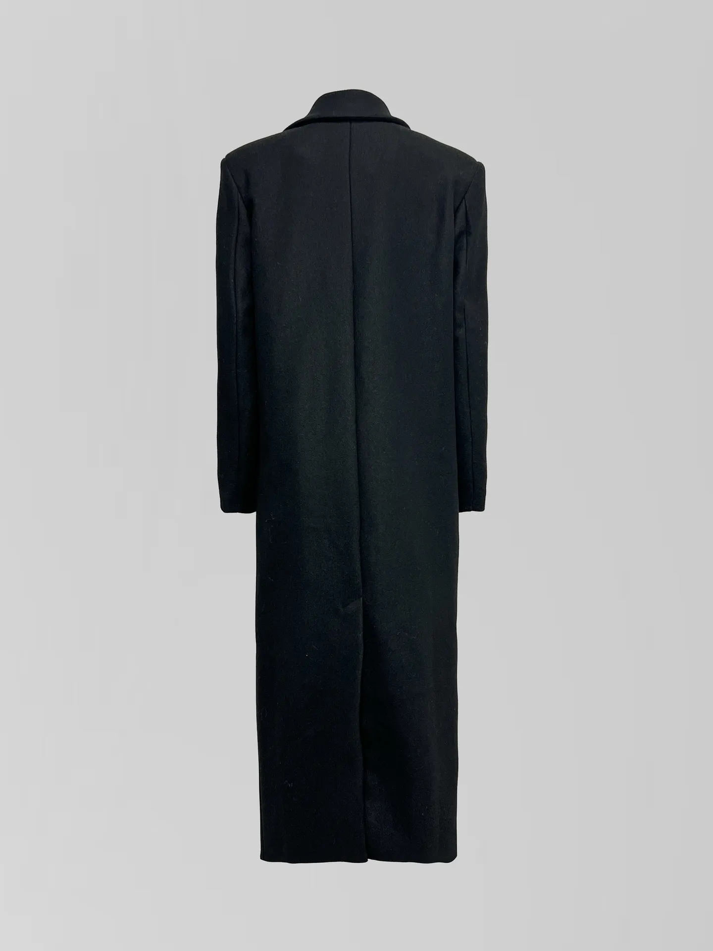 Пальто Agdali Brand однотонное прямого кроя на три пуговицы