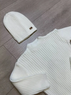 Костюм вязаный для малыша