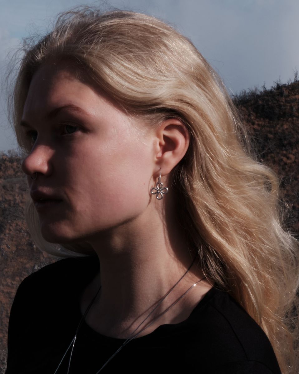 Моносерьга Neverending Kid Flower