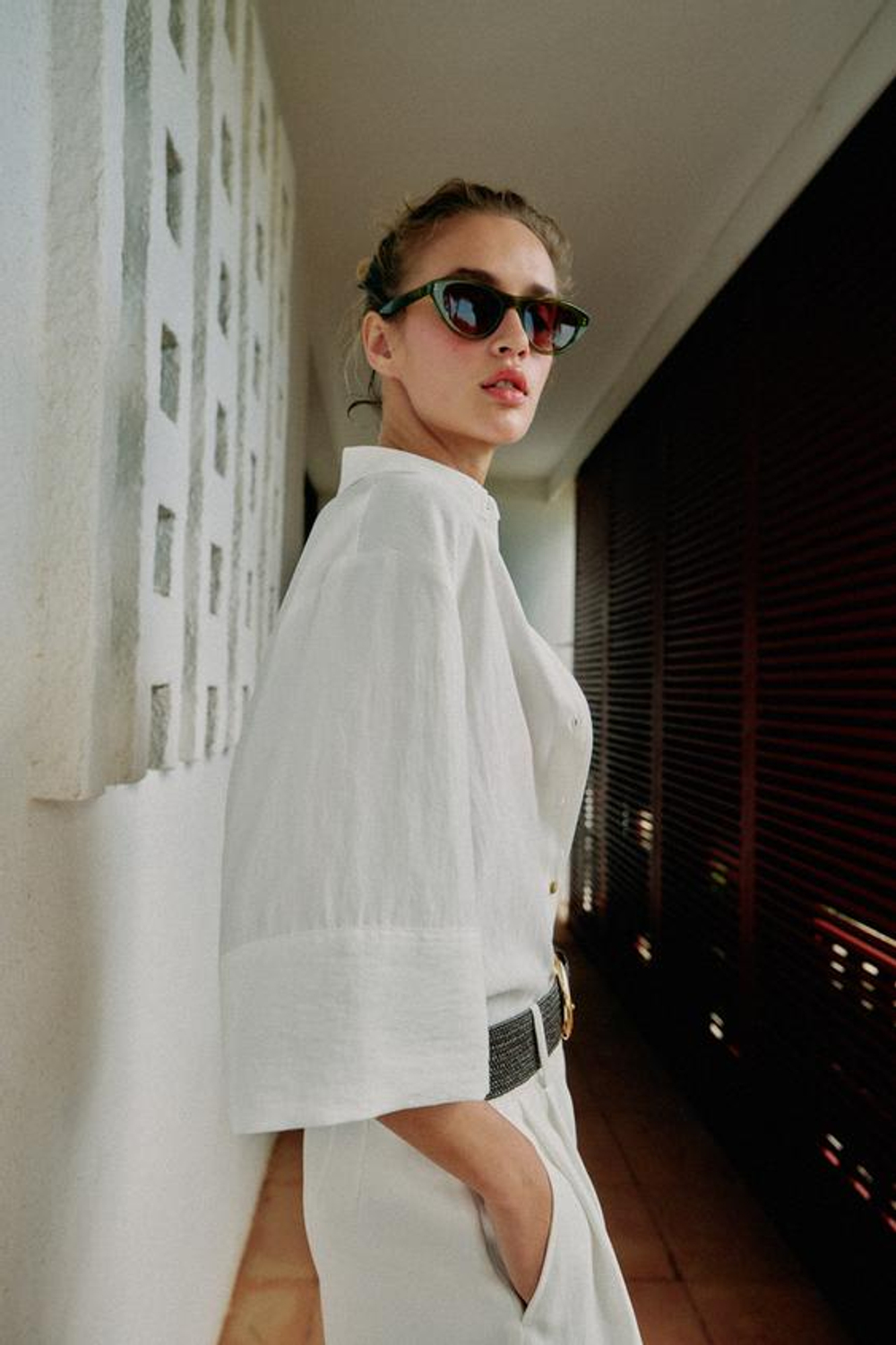 ZARA УКОРОЧЕННАЯ РУБАШКА С ШИРОКИМИ РУКАВАМИ, БЕЛЫЙ