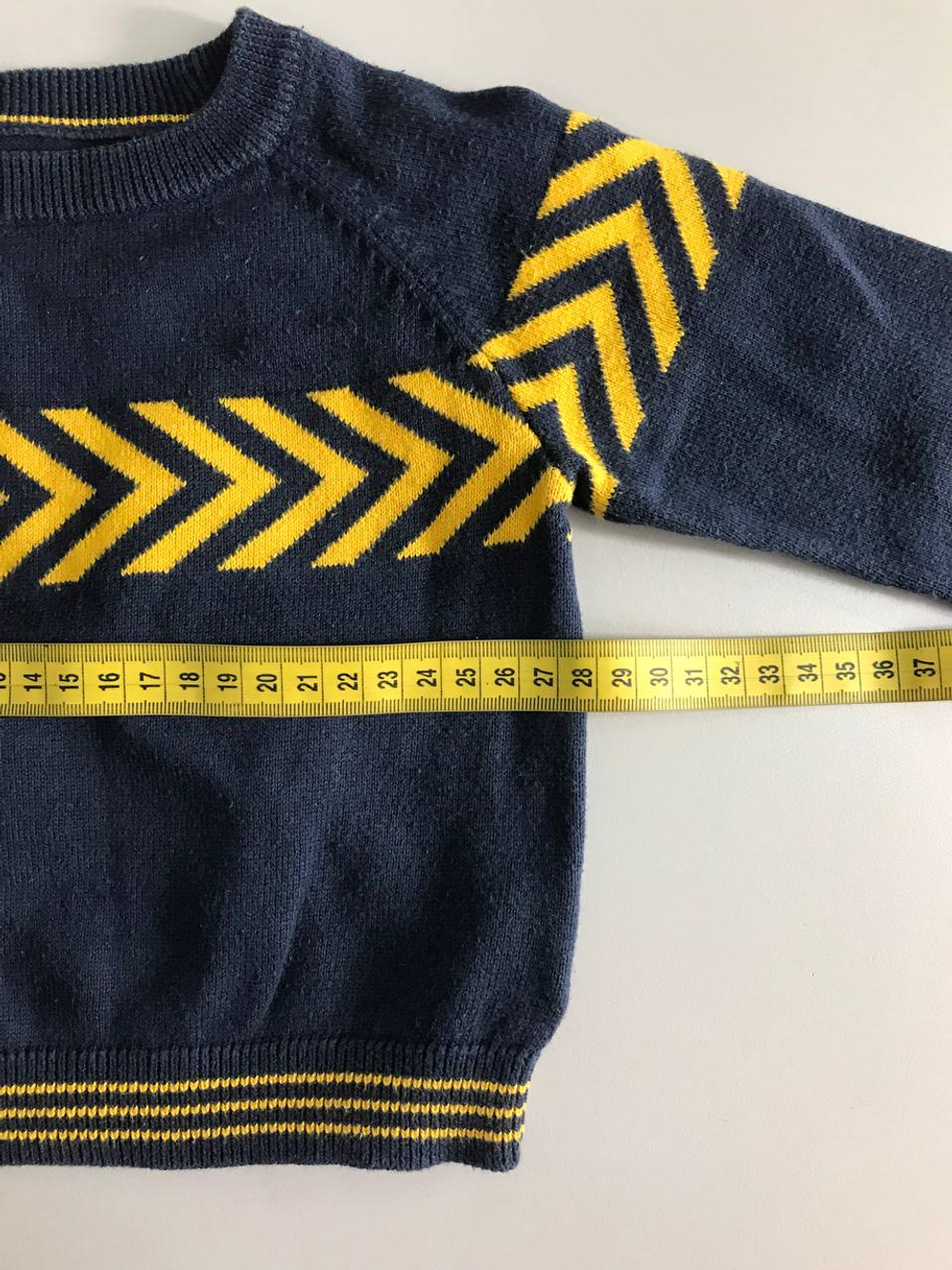 Джемпер Mothercare лаконичный, визуально на 6/9 месяцев