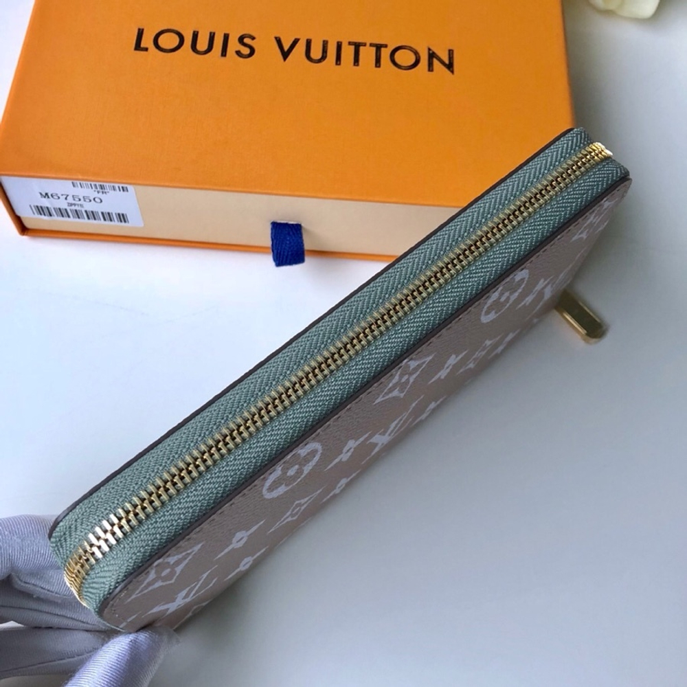 Louis Vuitton Zippy Wallet
