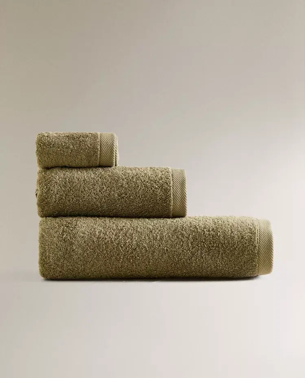 ZARA HOME ОДНОТОННОЕ ПОЛОТЕНЦЕ, ХАКИ