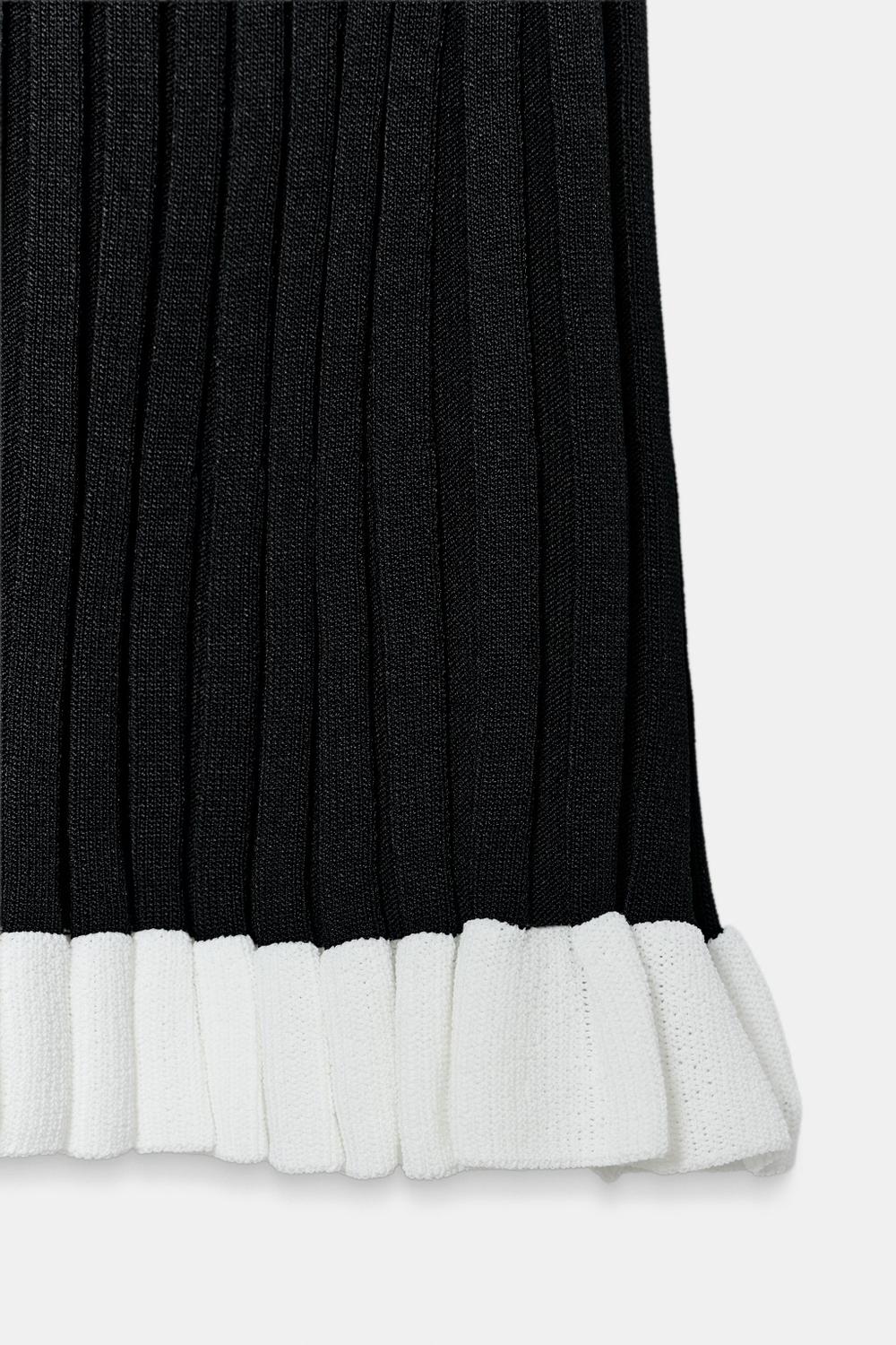 ZARA КОРОТКОЕ ТРИКОТАЖНОЕ ПЛАТЬЕ В РУБЧИК, ЧЕРНЫЙ