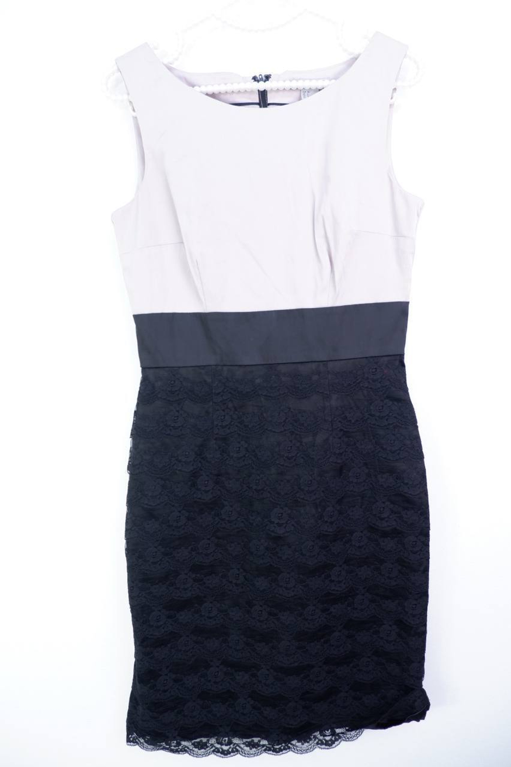 Платье H&M для сдержанного и элегантного вечернего образа 42 размер