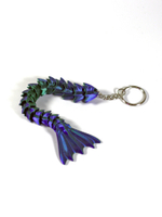 Брелок "Счастливый хвостик дракона" с кольцом и цепочкой, 3Д печать, сине-зеленый