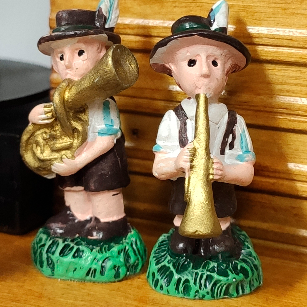 Настенные часы и подвижными фигурками Sars 0223-QPT