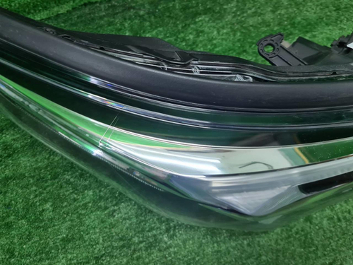 Фара правая Subaru Outback 6 (2019-2022) LED (В пленке)
